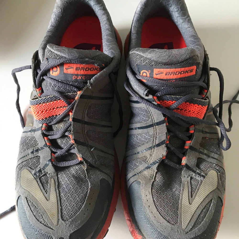 Brooks PureGrit 2, size 9